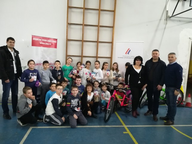 Bezbedno na dva točka