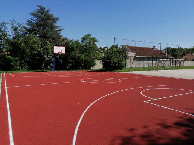Nov izgled terena za košarku u dvorištu Dositeja